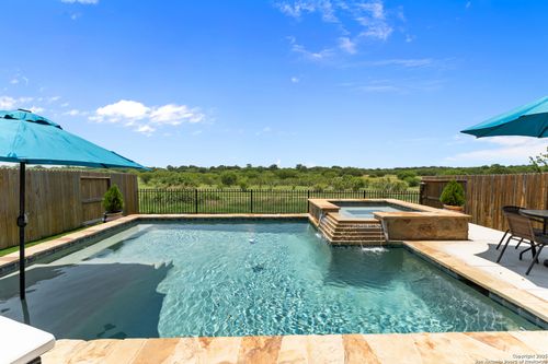 449 Middle Green Loop, Floresville, TX, 78114-0078 | Card Image