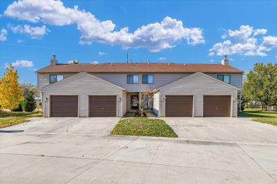 0 - 2003 Sunview Drive, Condo with 2 bedrooms, 1 bathrooms and 1 parking in Champaign IL | Image 3