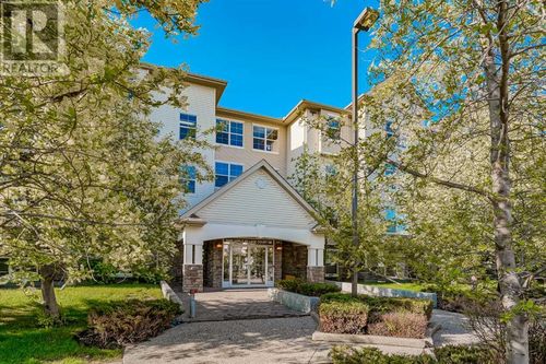2000 Applevillage Crt Se, Calgary, AB, T2A7Z4 | Card Image
