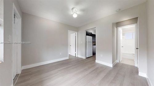 4-891 Sw 5th St, Miami, FL, 33130 | Card Image