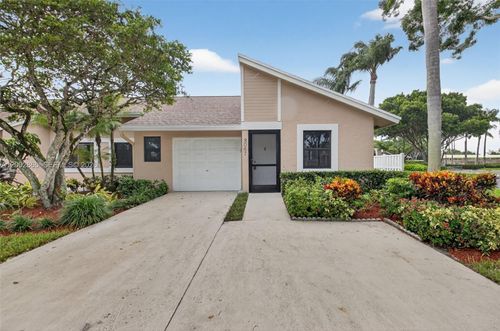 8067 Summerbreeze Ln, Boca Raton, FL, 33496-5115 | Card Image