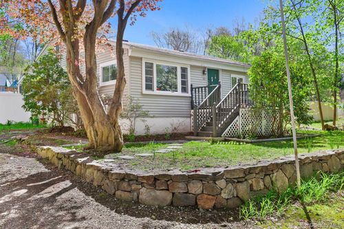 22 Grove St, Brewster, NY, 10509-3012 | Card Image
