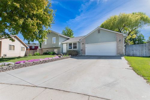 521 Massachusetts Ct, Nampa, ID, 83686 | Card Image
