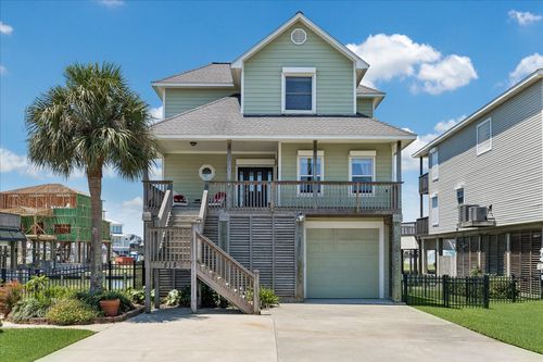 515 Westerly Dr, Tiki Island, TX, 77554-8166 | Card Image