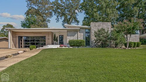 1218 E Country Club Ter, Jonesboro, AR, 72401-4323 | Card Image