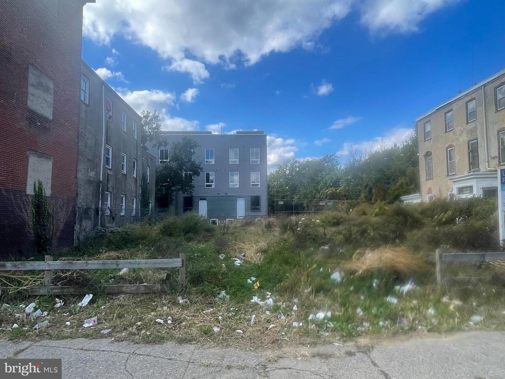 Land in PHILADELPHIA 3