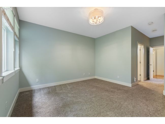 2922 Nw Montara Ct, House attached with 2 bedrooms, 3 bathrooms and 2 parking in Portland OR | Image 17