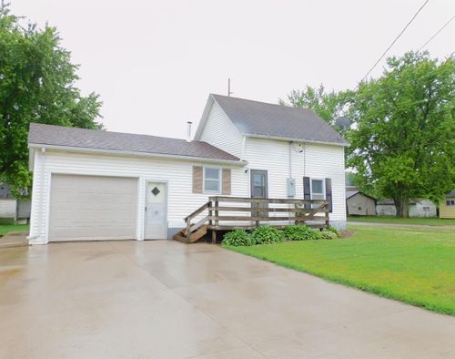 300 Kane St, Manchester, IA, 52057-2123 | Card Image