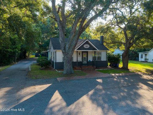 1330 N Howe St, Southport, NC, 28461-2760 | Card Image