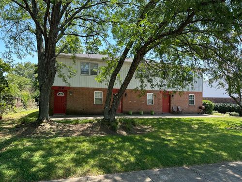 114 Oakmont Ln, Frankfort, KY, 40601-1413 | Card Image