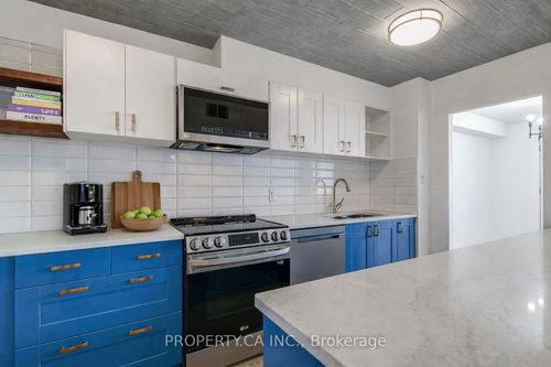 1706-155 Marlee Ave, York, ON, M6B4B5 | Card Image