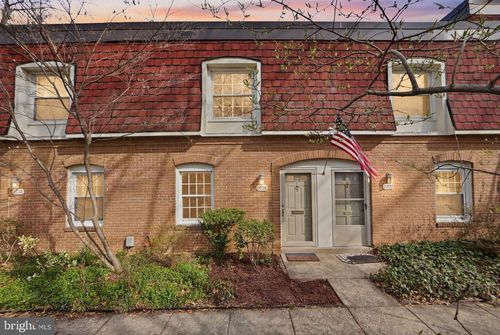 84-8230 Carrleigh Pkwy, SPRINGFIELD, VA, 22152-1726 | Card Image