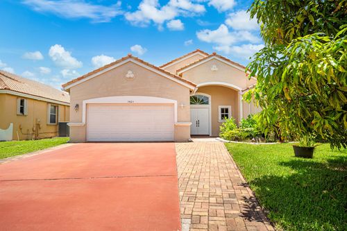 9424 Lago Dr, Boynton Beach, FL, 33472-2752 | Card Image