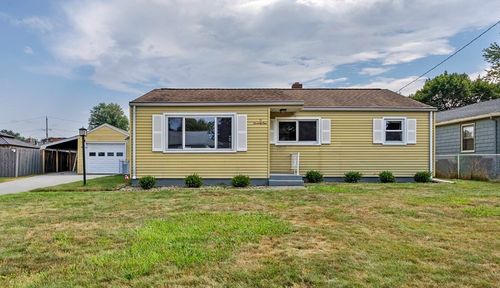71 Dayton St, Chicopee, MA, 01013-1429 | Card Image
