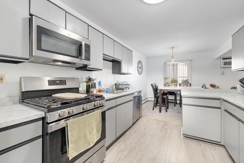 5 Riverview Ct, Secaucus, NJ, 07094-4054 | Card Image