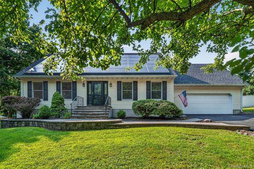 11 Hopkins Ter, Goshen, NY, 10924-2148 | Card Image