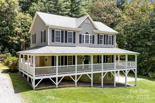 135 Whitaker Rd, Fairview, NC, 28730-9591 | Card Image