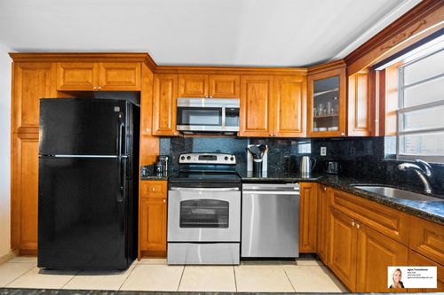 apt-501-137 Golden Isles Dr, Hallandale Beach, FL, 33009-5809 | Card Image