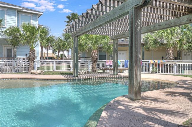 APT-5 - 247 W Roberts Ave, Townhouse with 3 bedrooms, 3 bathrooms and null parking in Port Aransas TX | Image 39