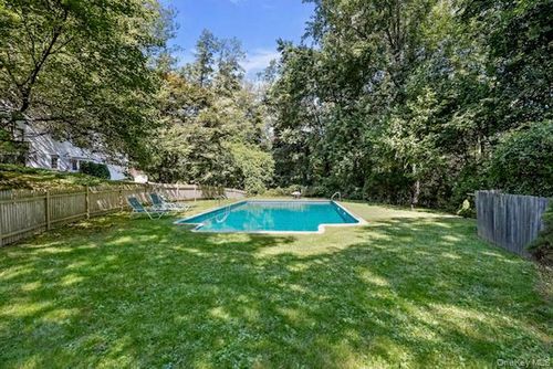 500 Croton Lake Rd, Mount Kisco, NY, 10549-4233 | Card Image