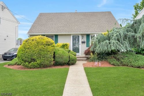 30 Hillside Dr, Totowa, NJ, 07512-1904 | Card Image