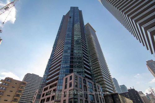 3706-45 Charles St W, Toronto, ON, M4Y2R4 | Card Image