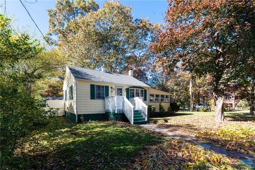 223 Mautucket Rd, South Kingstown, RI, 02879-5622 | Card Image