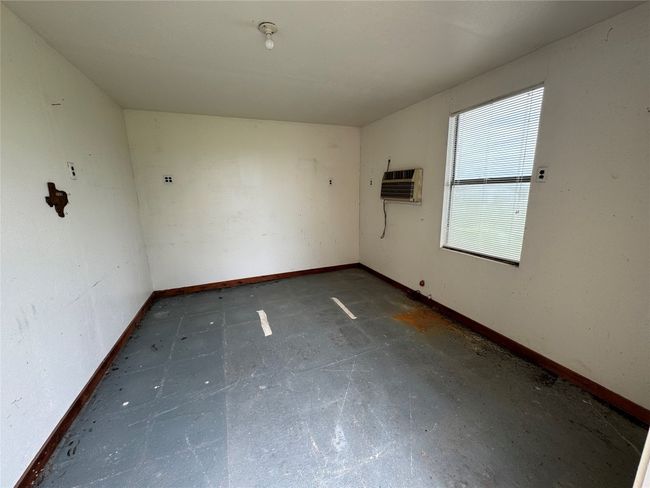 21000 Cameron Rd, Home with 0 bedrooms, 0 bathrooms and null parking in Coupland TX | Image 27