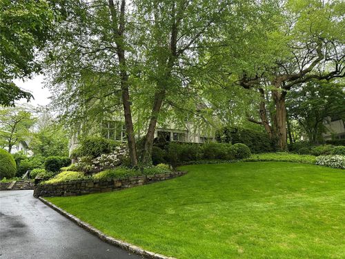 23 Studio Ln, Bronxville, NY, 10708-3215 | Card Image