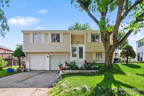 6007 Rockingham Dr, Lansing, MI, 48911-4324 | Card Image