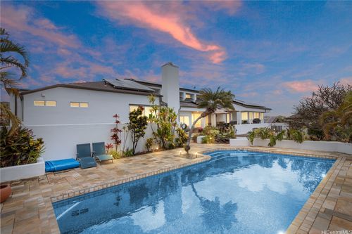 2039 Laukahi St, Honolulu, HI, 96821-2611 | Card Image