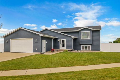 2020 S Lawson St, ABERDEEN, SD, 57401-5653 | Card Image