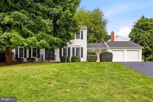 273 Terrie Dr, STERLING, VA, 20165-5843 | Card Image