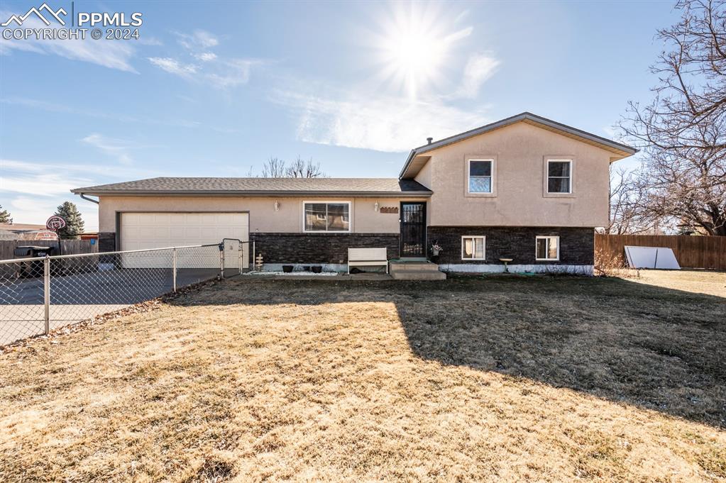 Crimson Ln, Pueblo, CO 81006