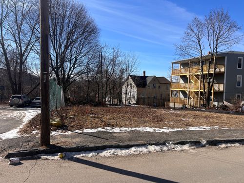 60 Laurel St, Waterbury, CT, 06702-1718 | Card Image