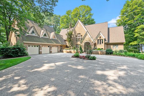 5285 Lakeshore Dr, Holland, MI, 49424-1041 | Card Image