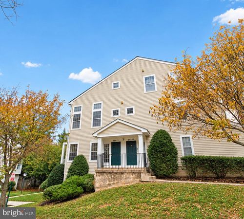 20527 Golf Course Dr, GERMANTOWN, MD, 20874-3967 | Card Image
