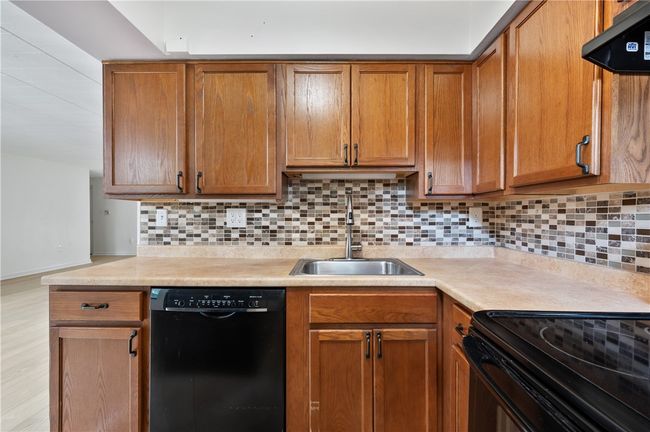 APT-2 - 404 Lexington Ave, Condo with 2 bedrooms, 2 bathrooms and 1 parking in Aspinwall PA | Image 14