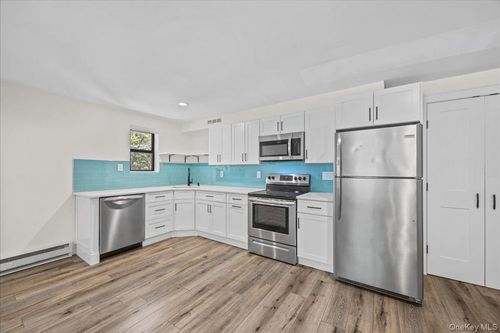55-55 Fieldstone Dr, Hartsdale, NY, 10530-1520 | Card Image