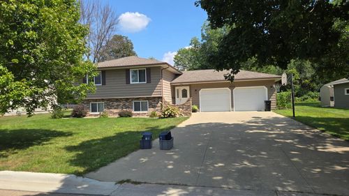 1909 9th St Sw, Austin, MN, 55912-2805 | Card Image