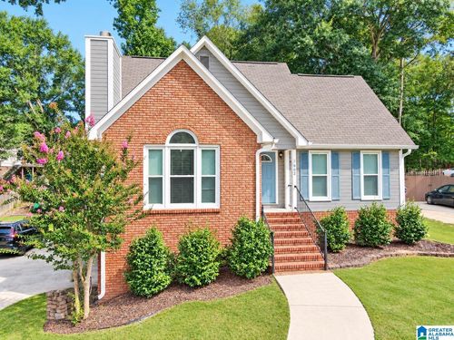 902 Falling Star Ln, ALABASTER, AL, 35007-9373 | Card Image