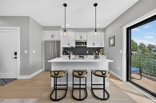 5-82 Moore St, Boston, MA, 02128 | Card Image