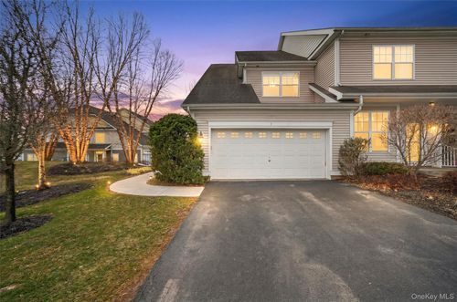 1 High Ridge Ln, Middletown, NY, 10940-2672 | Card Image