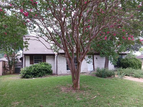 704 Allison Dr, Richardson, TX, 75081-3023 | Card Image