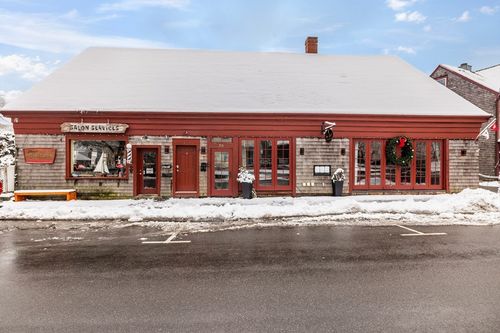 26 Central St, Manchester, MA, 01944-1363 | Card Image