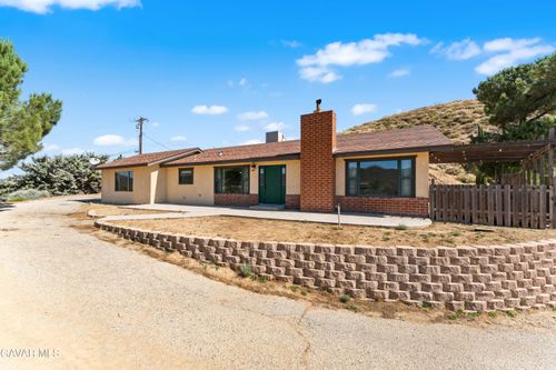 9715 Northside, Leona Valley, CA, 93551 | Card Image