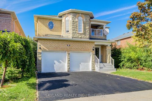 78 Monteith Cres, Maple, ON, L6A3M9 | Card Image