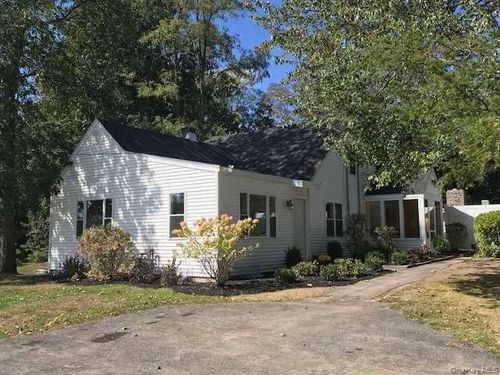 307 Titusville Rd, Poughkeepsie, NY, 12603-2917 | Card Image