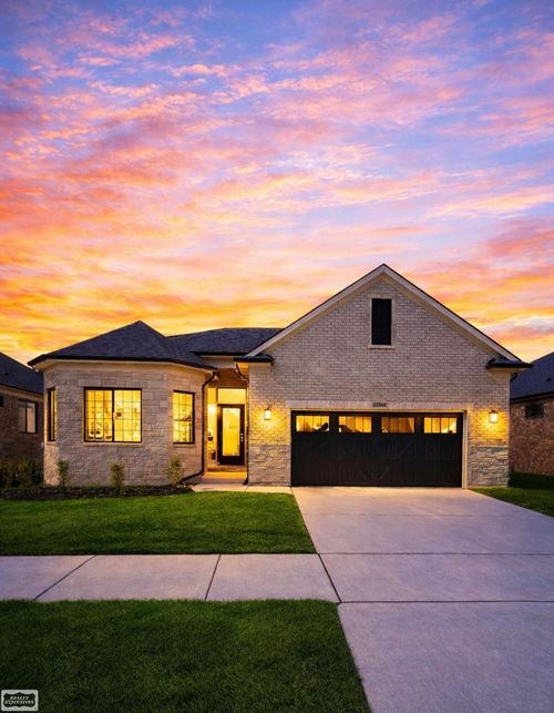 55103 Saint Paul Dr, Macomb, MI, 48042-2412 | Card Image
