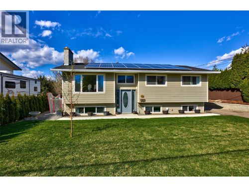 332 Chetwynd Dr, Kamloops, BC, V2H1L7 | Card Image